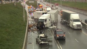151028_8z142_autoroute-carambolage_sn635
