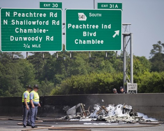Insolite: Un petit avion s’abime sur l’interstate 285 à Atlanta