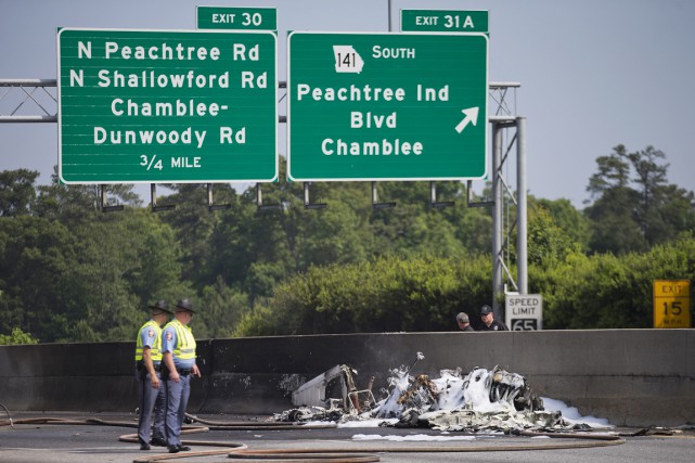 Insolite: Un petit avion s&rsquo;abime sur l&rsquo;interstate 285 à Atlanta