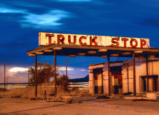 On recherche des »Truck Stop » au Québec