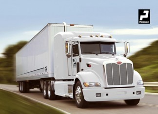 Camions Excellence Peterbilt de Sainte-Julie souligne les 35 ans de PacLease