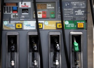 Le prix de l’essence plonge…
