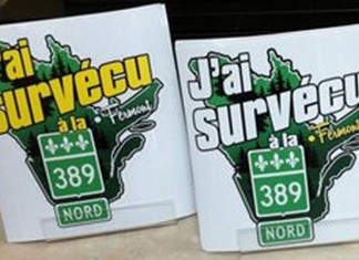 Des »bumpers-stickers » à l’effigie de la route 389 à Fermont
