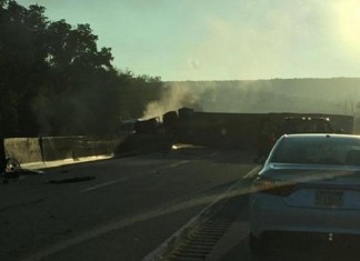Bordel sur le Pensylvania Turnpike suite à un camion en feu