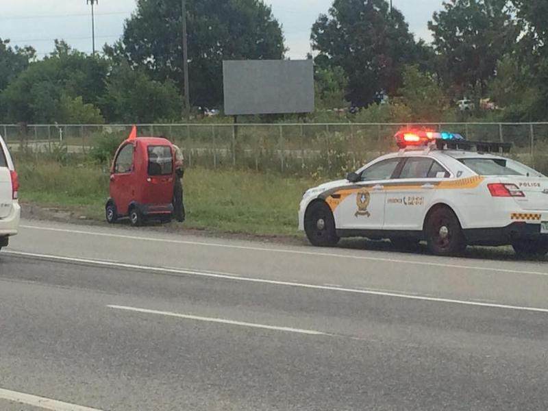 Non, ce n&rsquo;est pas une Smart sur l&rsquo;autoroute Robert-Bourassa à Québec