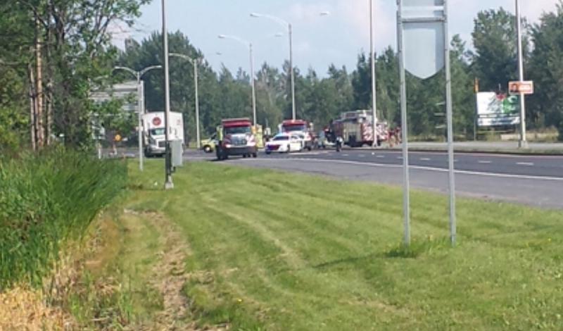Accident camion vs deux motos à Longueuil: Enquête en cours.