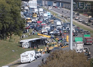 Photos d’un accident à la jonction I-20 et I-59 en Alabama