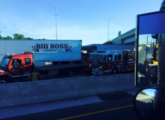 Photos d’utilisateurs du groupe InfoTransport d’un accident sur la 402 dans le secteur de Sarnia