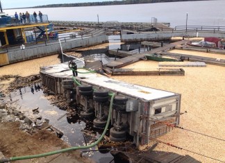 Voici des photos de l’accident à Péribonka mardi soir…