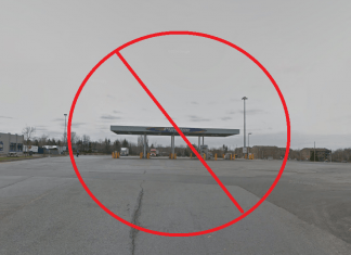 Le stationnement du Gill Truck Stop… T-E-R-M-I-N-É !