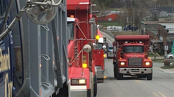 Ça fait deux ans que nous voulons nous asseoir avec le ministre des Transports