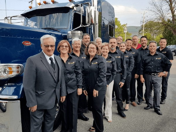 CAMIONS EXCELLENCE PETERBILT FÊTE SES 20 ANS.