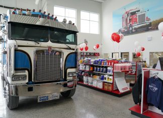 Une inaugurera réussie pour Kenworth Maska de Sherbrooke