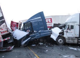 Selon la police provinciale de l’Ontario, le nombre de collisions mortelles impliquant des camions de transport est en hausse de 38 %