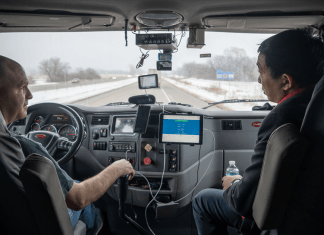 L’autonomie des camions met en péril le métier de routier, selon Andrew Yang, nouveau candidat démocrate à la présidentielle