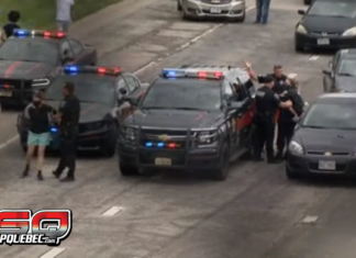 Des manifestants ferment une autoroute dans le Wisconsin