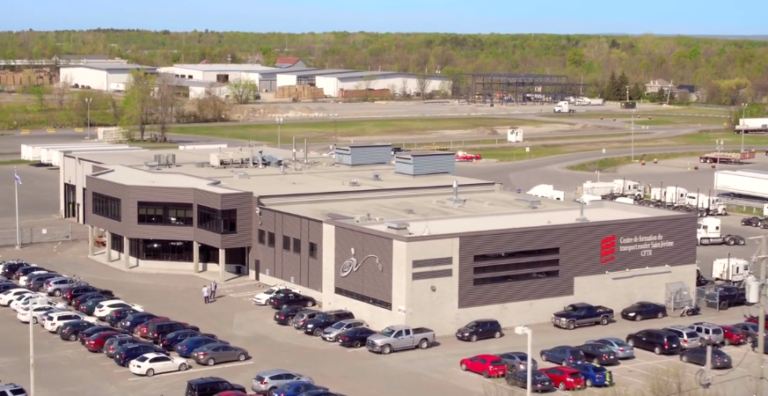 Manifestation devant le CFTR de Saint-Jérôme