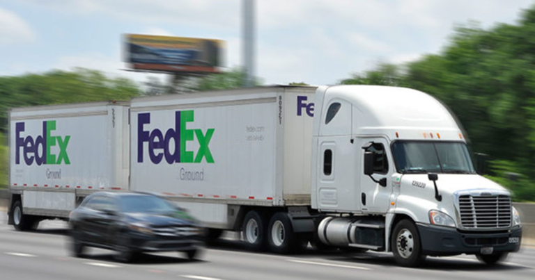 Microsoft et FedEx entament une collaboration sur plusieurs années, un défi pour Amazon