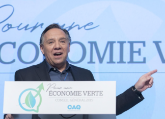 Lion Électrique prêt à répondre à l’appel et électrifier le Québec Après des investissements publics de 245 millions, Lion Électrique doit désormais se tourner vers le secteur privé pour espérer un redressement.