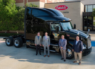 Le premier New Model 579 de Peterbilt est livré