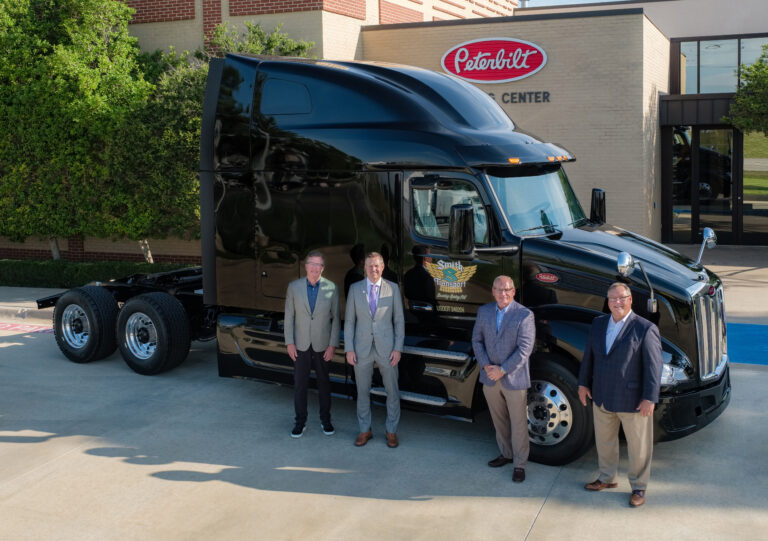 Le premier New Model 579 de Peterbilt est livré