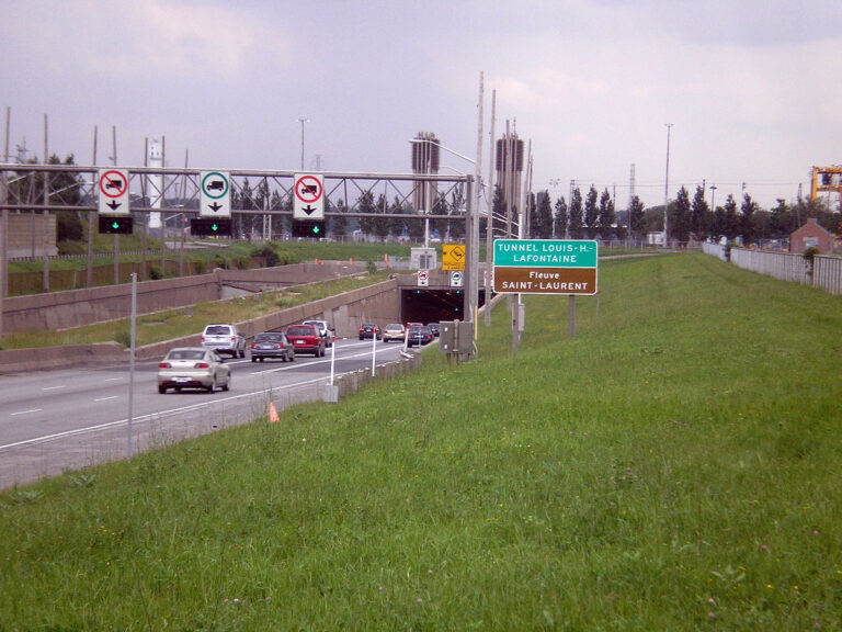 Fermeture du tunnel Louis-Hippolyte-La Fontaine et de l&rsquo;autoroute 25 en direction de Montréal