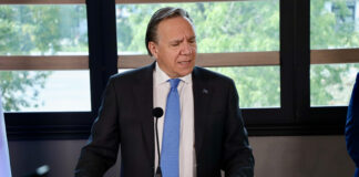 François Legault appelle à se méfier des libéraux, des néo-démocrates et des verts