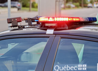 Une conductrice interceptée à 192 km/h Sûreté du Québec met en arrestation un camionneur.