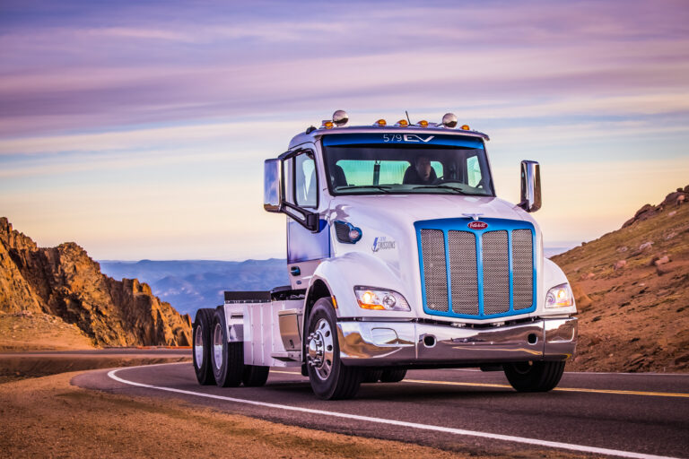 Kruger fait l’acquisition de camions 100% électriques Peterbilt