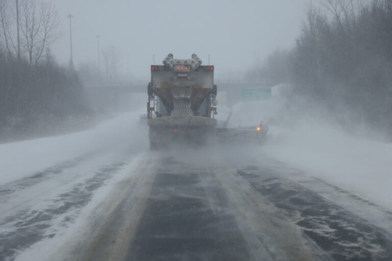 Opération hiver : le Ministère des Transports recommande de limiter les déplacements non essentiels