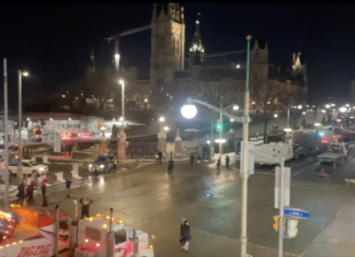Les manifestants se font entendre ce soir à Ottawa (vidéo)
