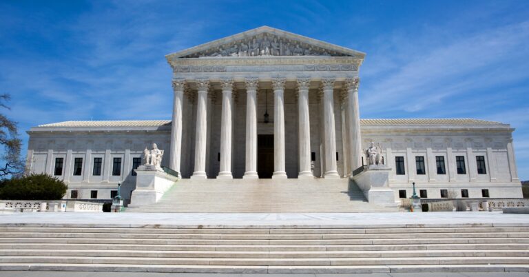 Imposition du vaccin en entreprise : la Cour suprême bloque Biden