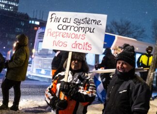 Des camionneurs mécontents de la situation à Ottawa convoi Ottawa