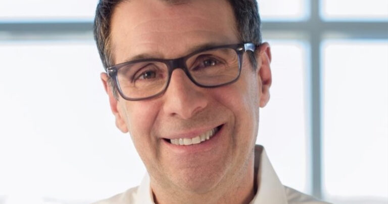 Prix de l’essence : Éric Duhaime demande une suspension de la TVQ