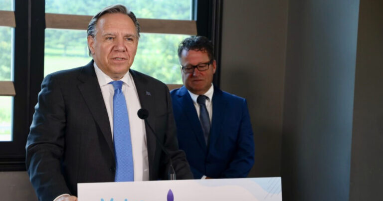 François Legault maintient la taxe sur l’essence