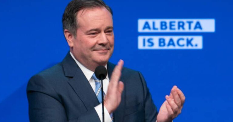 L’Alberta diminue sa taxe sur l’essence