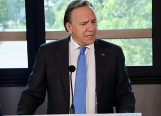 Essence à 2$ : François Legault ne diminuera pas les taxes