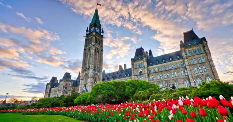 Convoi pour la liberté : La Ville d’Ottawa savait qu’au moins 10 000 personnes se préparaient à rester jusqu’à trois mois