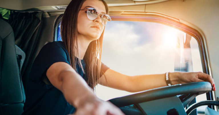 Le métier de chauffeur routier : un choix de carrière surprenant et passionnant pour les jeunes adultes!