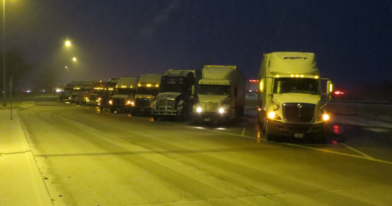 Des conditions de blizzard et de verglas dangereuses prévues dans plusieurs États américains