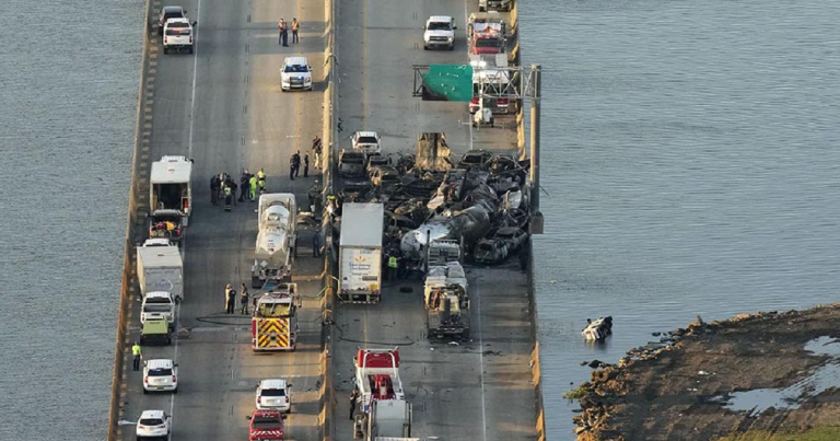 Huit morts et 63 blessés dans un carambolage sur l&rsquo;I-55 en Louisiane