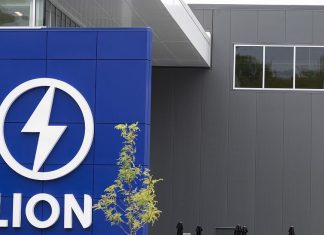 Lion Électrique cherche à se protéger de ses créanciers et amorce une restructuration Lion Électrique, en difficulté financière et confrontée à des commandes non livrées, voit la Bourse de New York retirer certains de ses bons de souscription en raison de leur faible valeur.