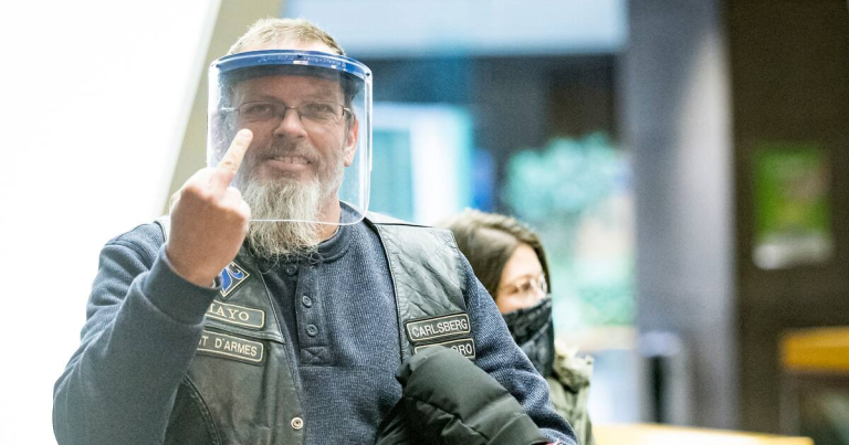 Prison à domicile pour l&rsquo;ex-complotiste Mario Roy