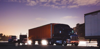 États-Unis : Vers une réforme des heures supplémentaires pour les camionneurs?