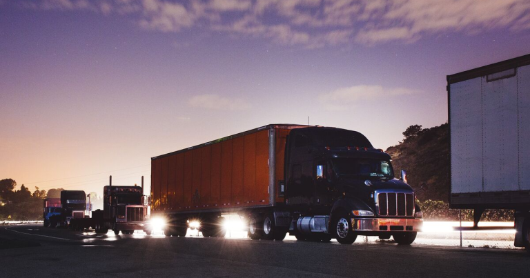 États-Unis : Vers une réforme des heures supplémentaires pour les camionneurs?