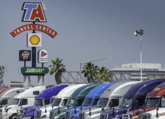 TA inaugure deux nouveaux centres en Arizona pour les camionneurs