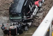 Un camionneur se retrouve le nez à l’eau à St-Mathieu