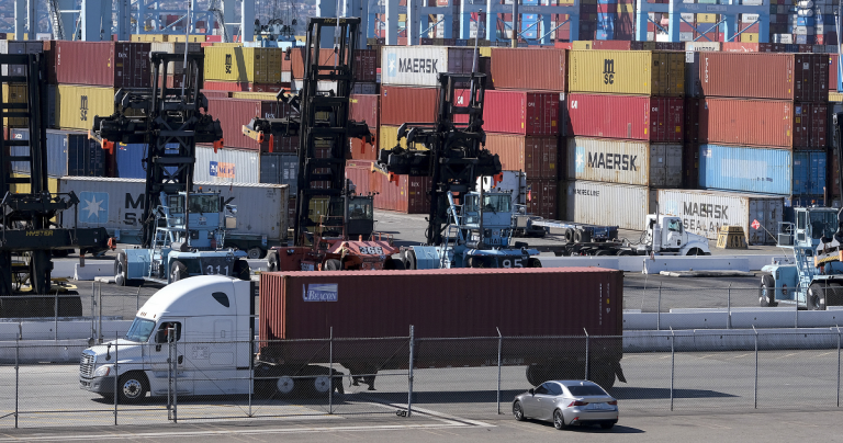 Renforcer la sécurité dans les ports et aux frontières