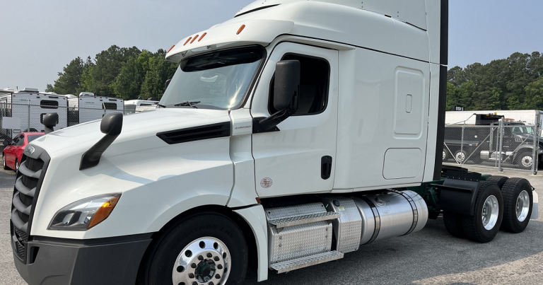 Le Cascadia de Freightliner a dominé le marché des camions usagés aux États-Unis en 2023