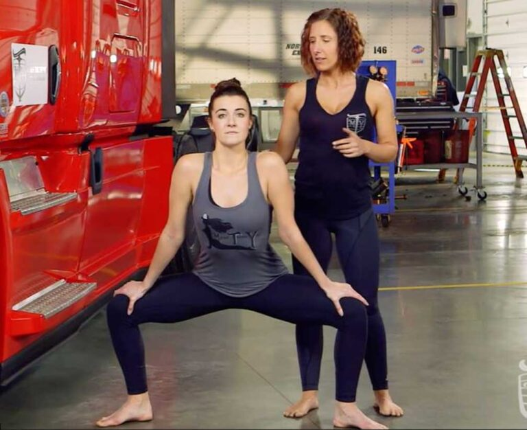 yoga 3: Squat du receveur (Photos courtoisie de Hope Zvara)